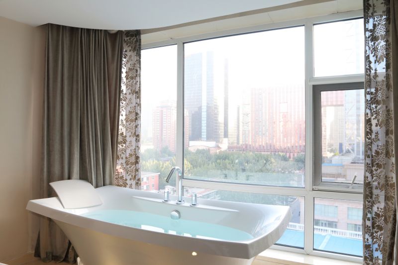 Luxury Bathtub Features